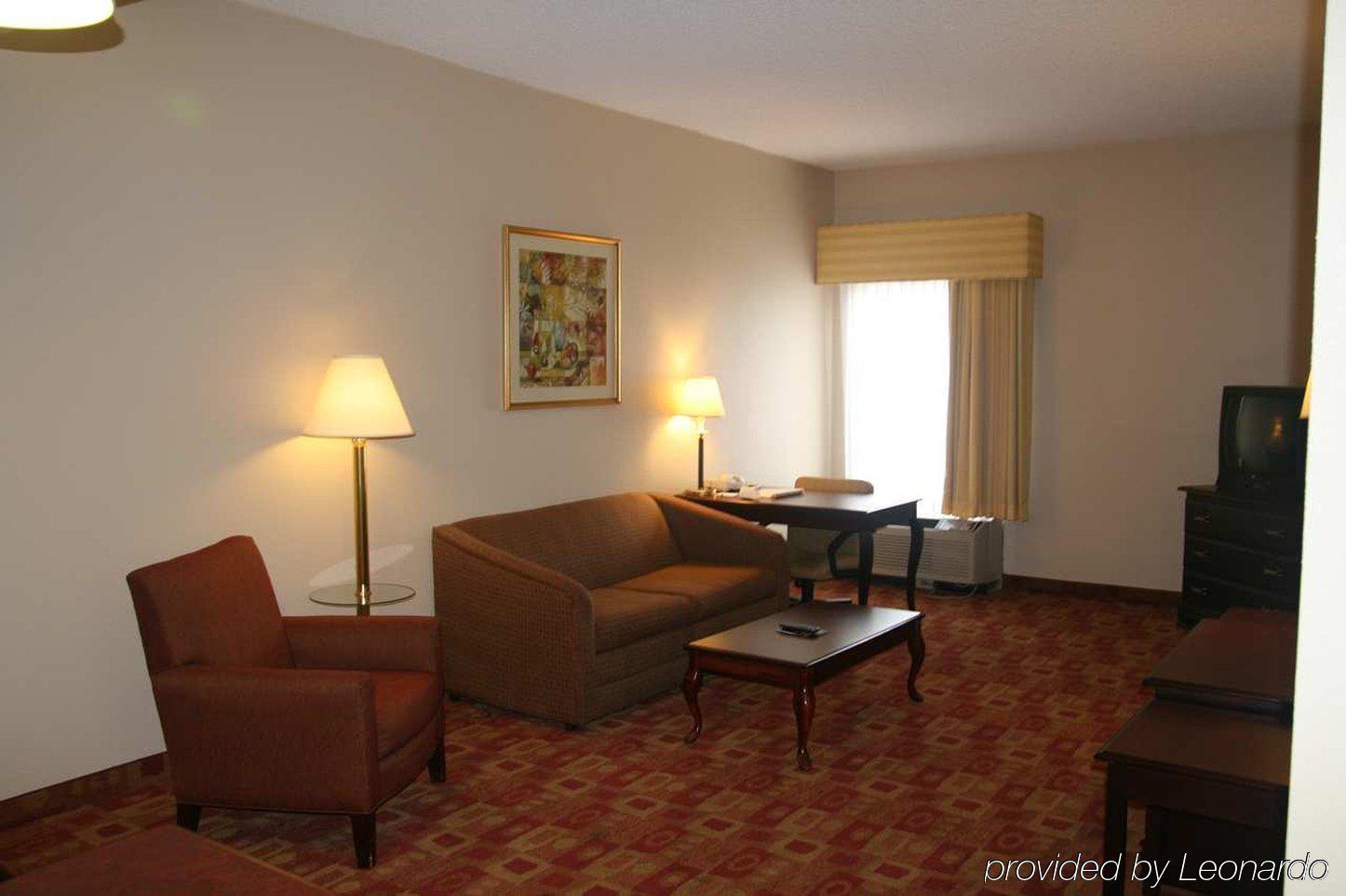 Rome Inn And Suites Exterior photo